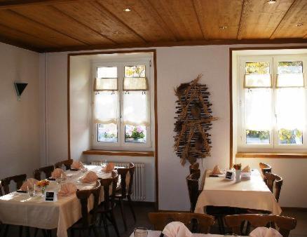 Chez Gilles Hotel Resto Bar Sa La Chaux De Fonds Екстер'єр фото
